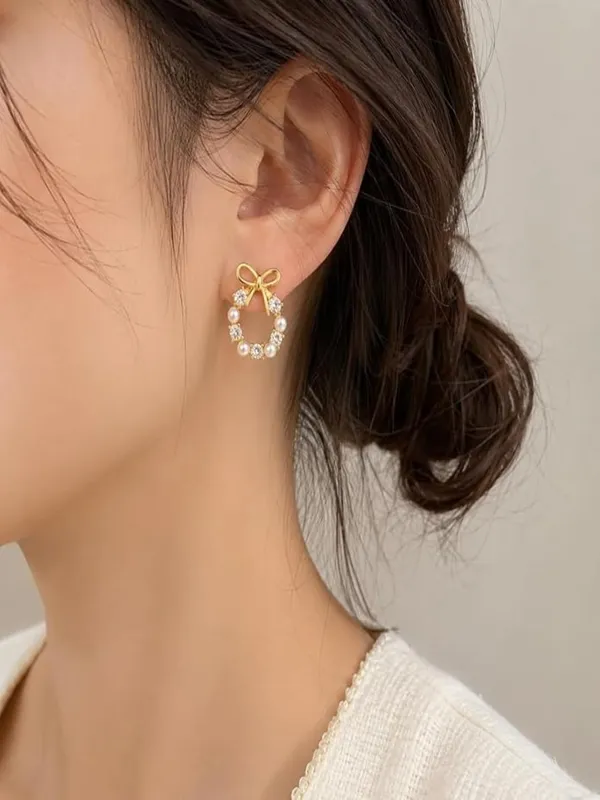 D_Glamm_Fashion_Pearl_And_Crystal_Bow_Stud_Earrings_Gold_Tone_Elegant_Wreath_Design_Fashion_Jewellery_Set