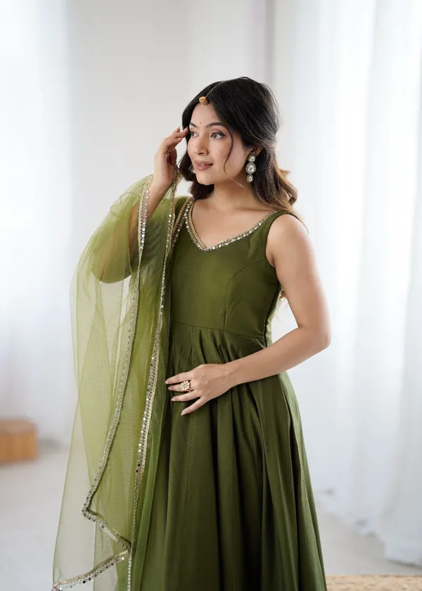 Sherri_Hill-Kurta_Set-MAHENDI