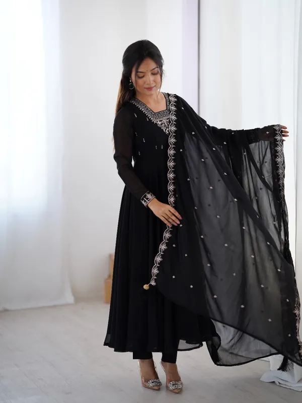Sherri_Hill-Kurta_Set-BLACK