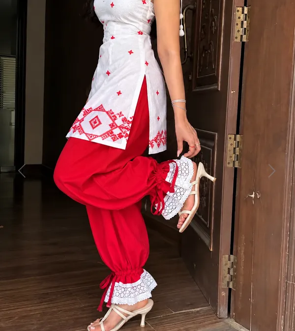 White_Red_Cotton_Sleeveless_Kurta_Patiala_Set_For_Women