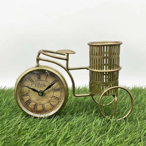 Cycle_Pen_Stand_With_Clock