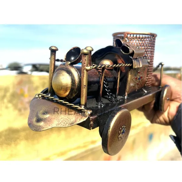 Engine_Pen_Stand