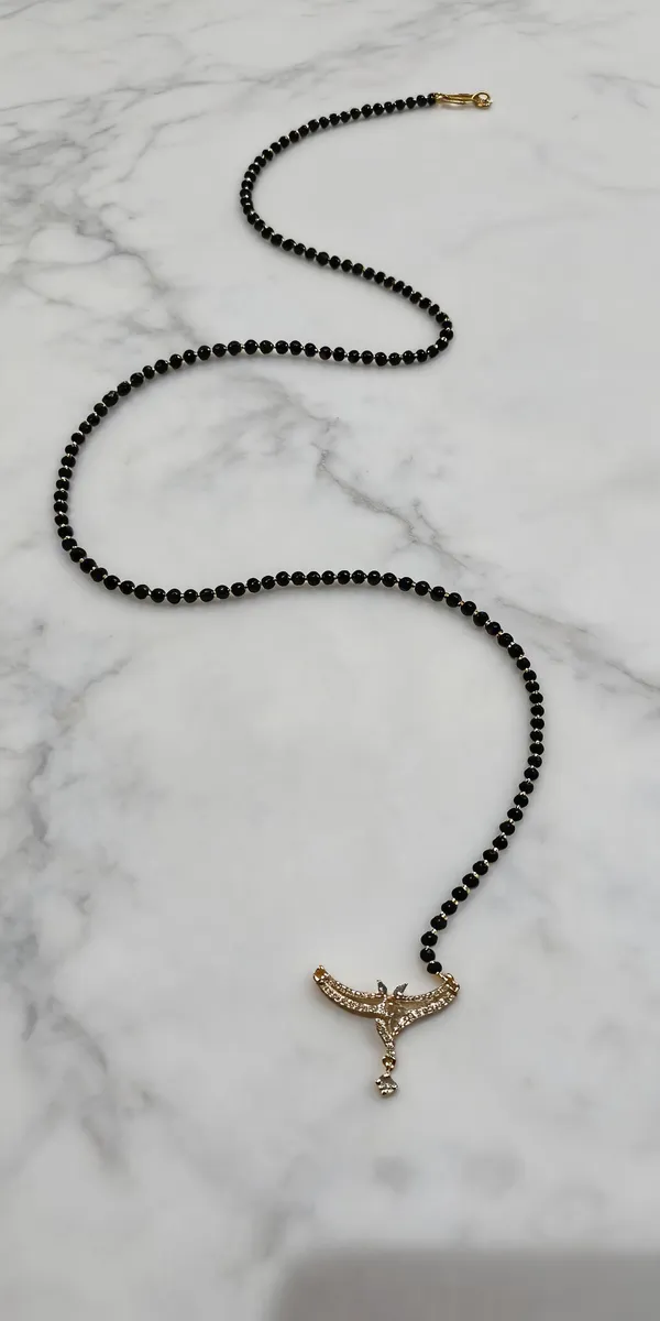 Black_Beaded_Gold_Tone_Mangalsutra_Necklace_for_Women