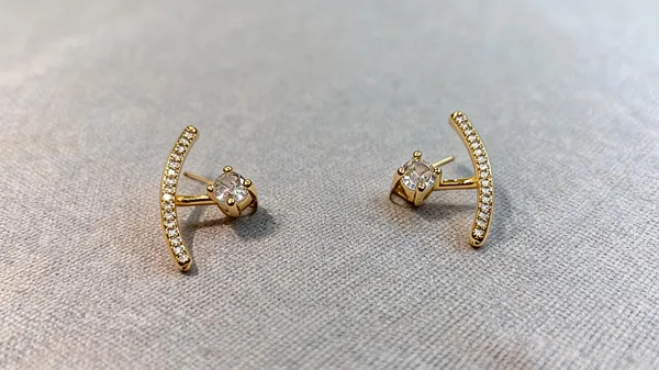 Gold_Tone_Crystal_Ear_Cuff_Earrings_for_Women