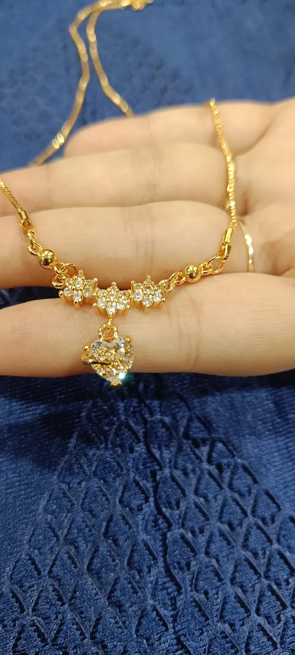 Gold_Tone_Floral_Pendant_Necklace_for_Women