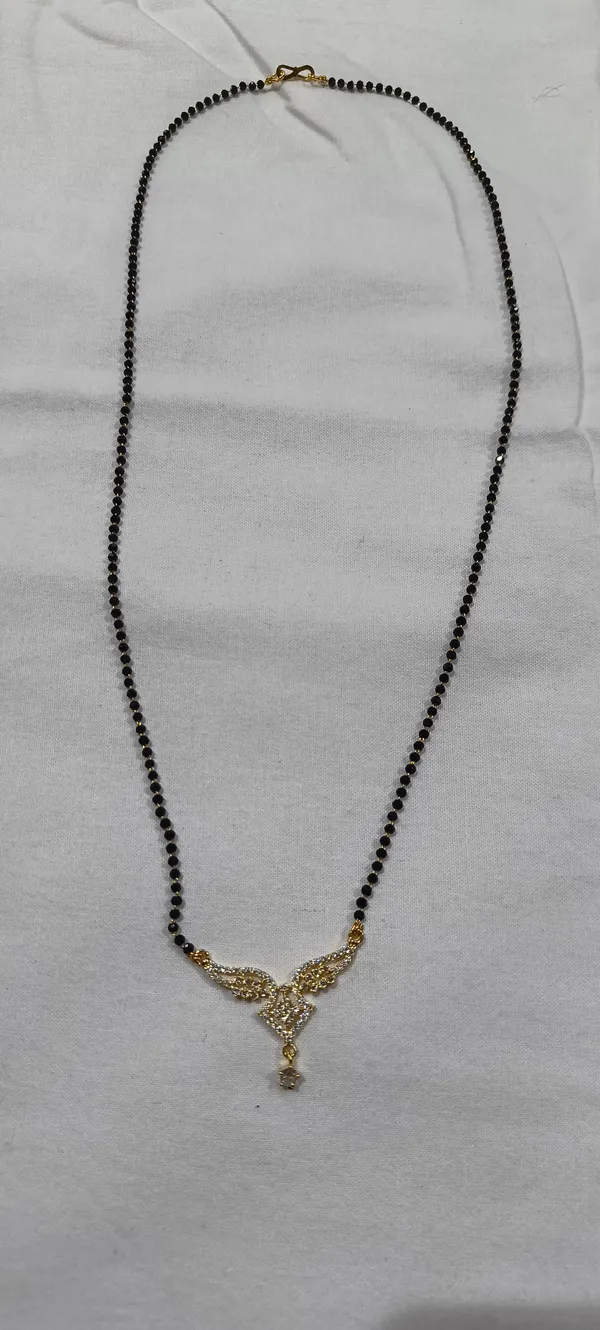 Black_Beaded_Gold_Tone_Pendant_Mangalsutra_For_Women
