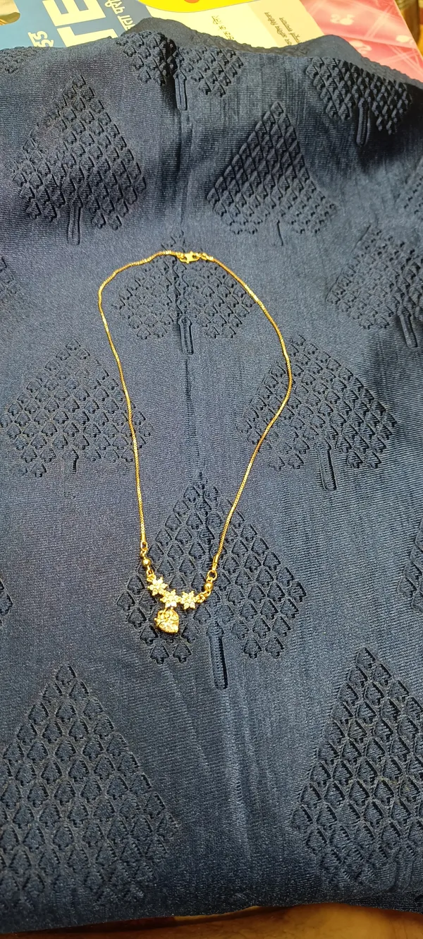 Gold_Tone_Floral_Pendant_Necklace_for_Women