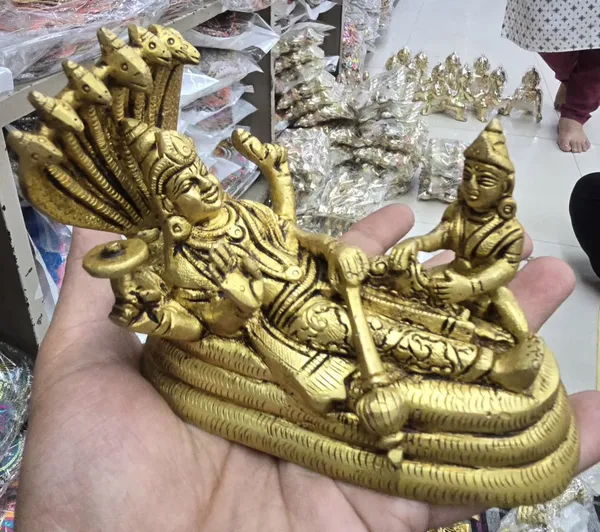 Brass_Devotional_Shesh_Shayi_Vishnu_Idol_With_Lakshmi