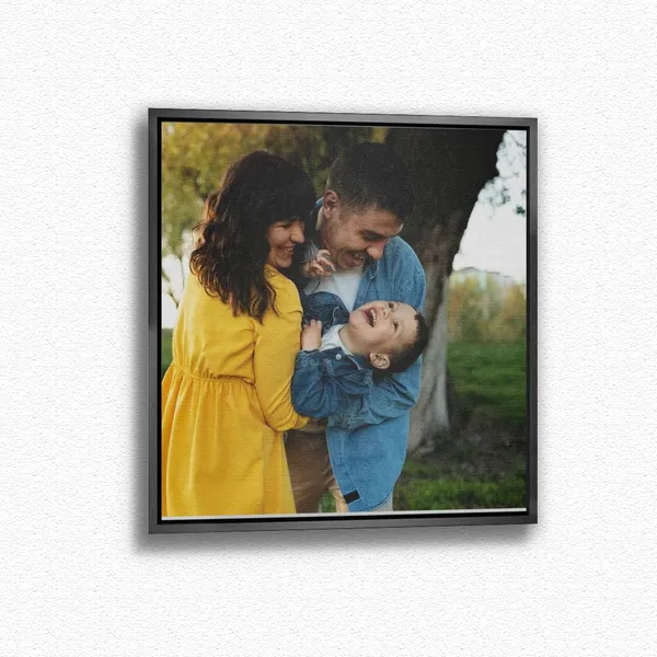 Canvas_Photo_Frame_With_Floating_Profile