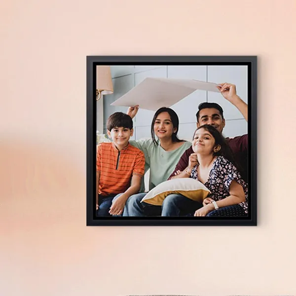 Canvas_Photo_Frame_With_Floating_Profile
