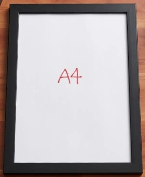Black_Minimalist_A4_Photo_Frame