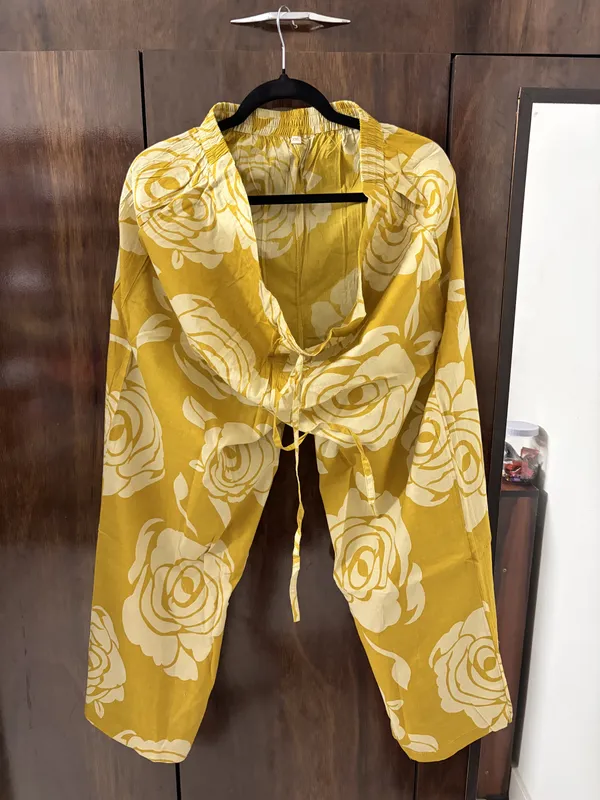 Mustard_Floral_Print_Straight_Kurta_for_Women