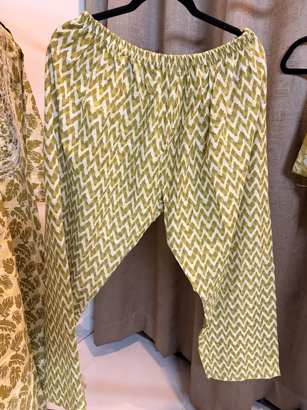Green_Printed_Embroidered_Kurta_Set_for_Women