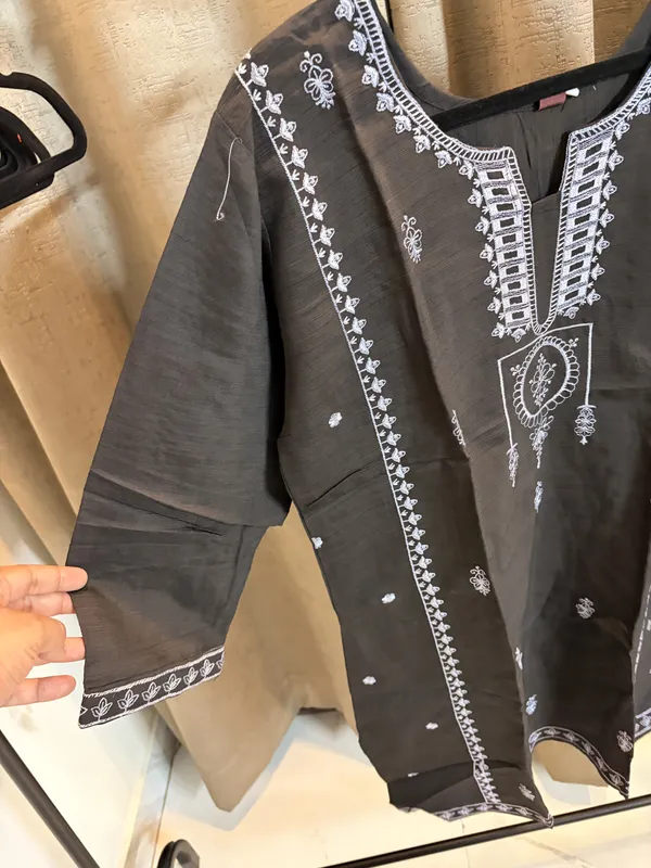Black_Embroidered_Straight_Kurta_for_Women