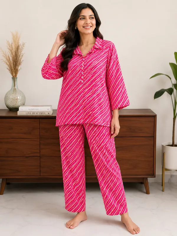 Pink_Printed_Relaxed_Fit_Night_Suit_For_Women