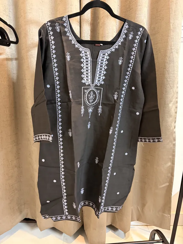 Black_Embroidered_Straight_Kurta_for_Women