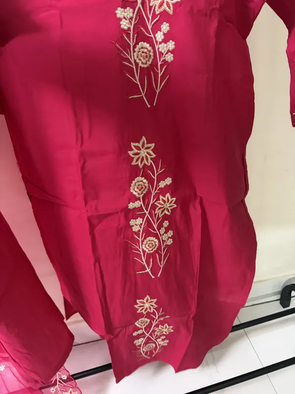 Magenta_Embroidered_Straight_Kurta_for_Women