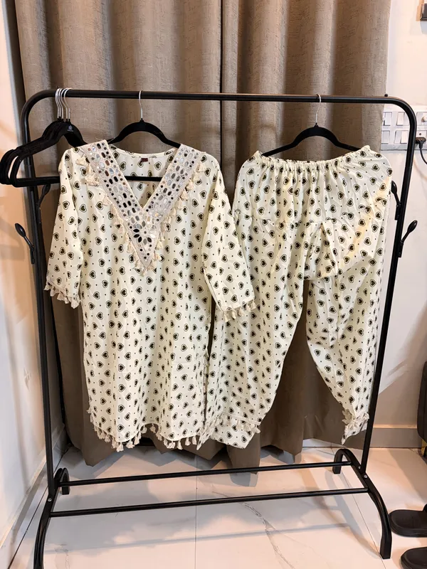 Cream_Printed_Relaxed_Fit_Night_Suit_For_Women