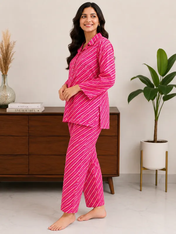 Pink_Printed_Relaxed_Fit_Night_Suit_For_Women