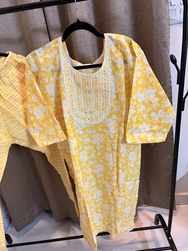 Yellow_Printed_Straight_Kurta_Set_for_Women