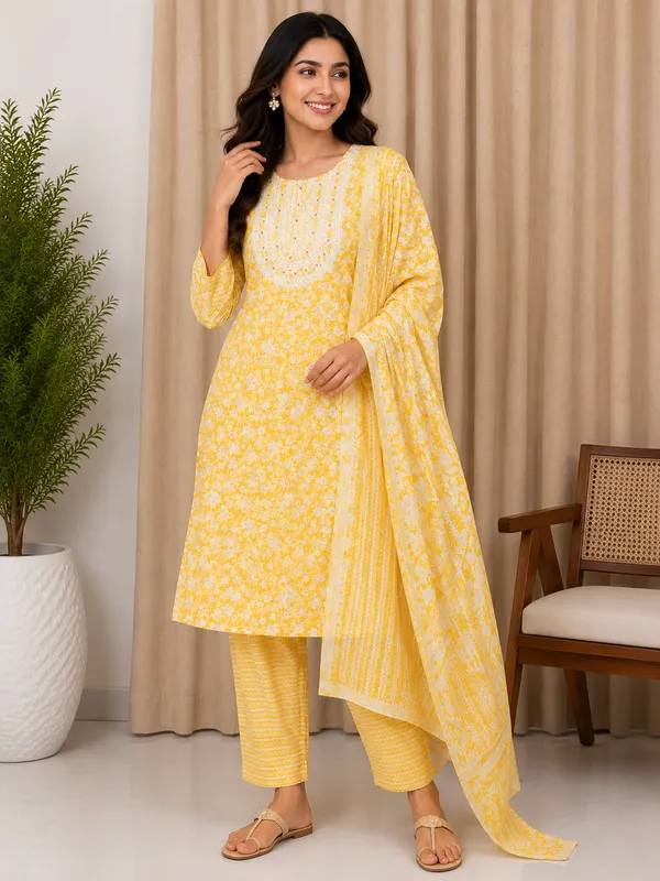 Yellow_Printed_Straight_Kurta_Set_for_Women