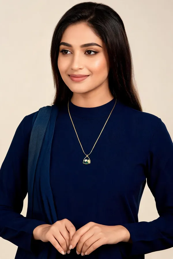 Gold_Stainless_Steel_Pendant_With_Chain_For_Women
