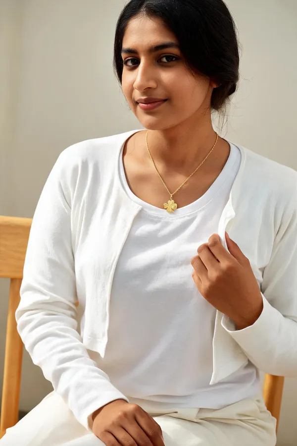 Gold_Stainless_Steel_Pendant_With_Chain_For_Women