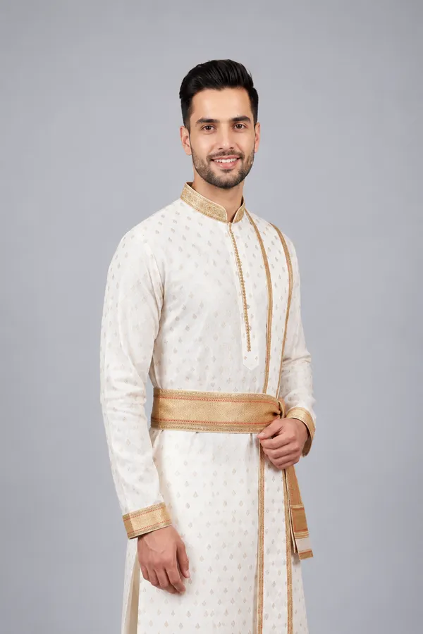 Royal_Cream_Peshwai_Outfit