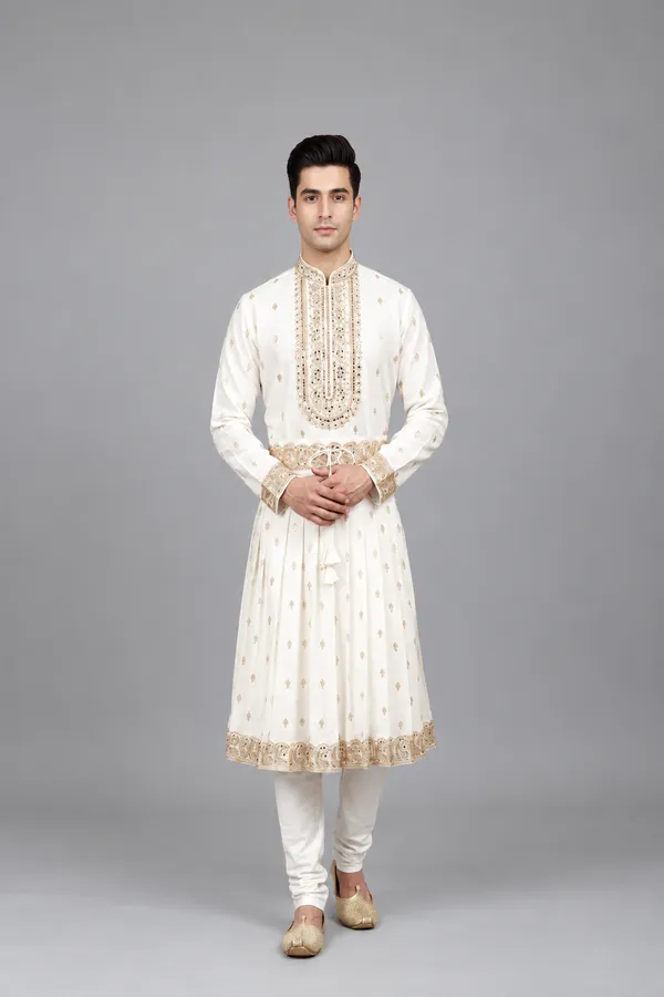 Golden_Embroidered_Peshwai_Outfit