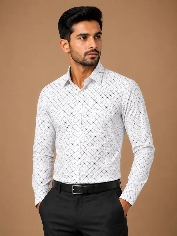 Men_White_Diamond_Printed_Formal_Shirt_White