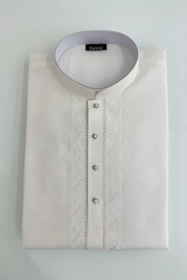 Elegant_White_Self_Textured_Kurta_Pajama_For_Men