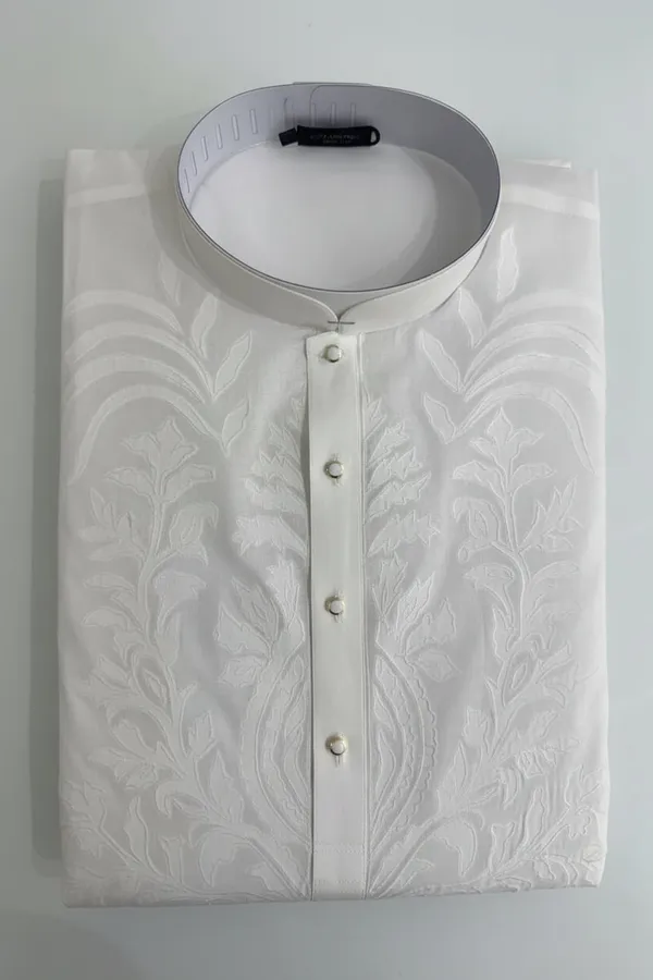 Elegant_White_Embroidered_Kurta_Pajama_Set