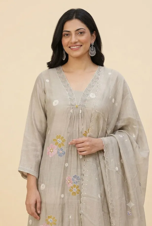 Grey_Floral_Embroidered_Kurta_Set_With_Dupatta_Grey