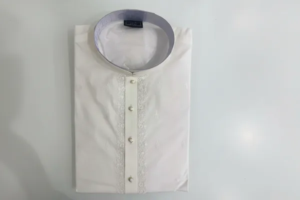 Ivory_White_Embroidered_Kurta