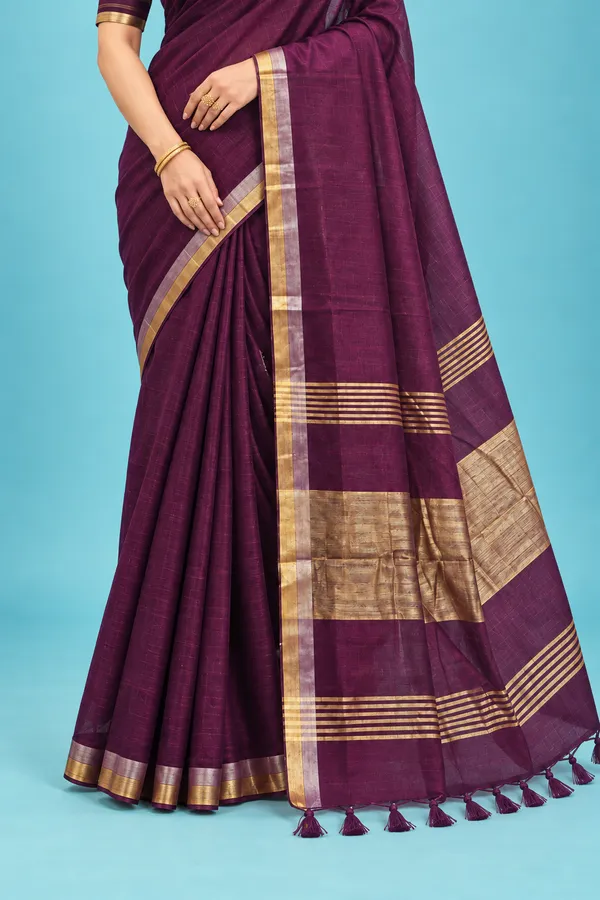 Elegant_Wine_Purple_Handloom_Saree_With_Golden_Border_Purple