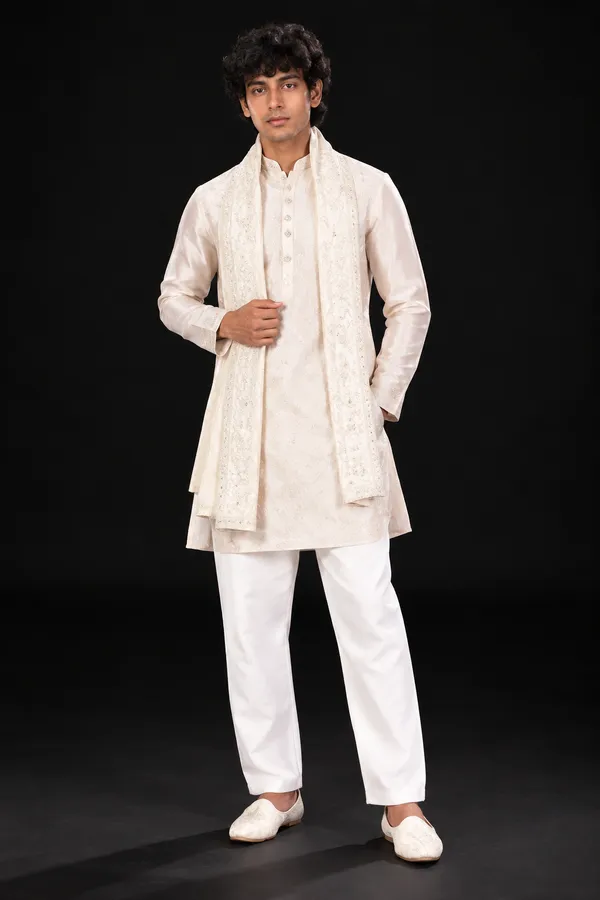 Ivory_Embroidered_Festive_Kurta_Set
