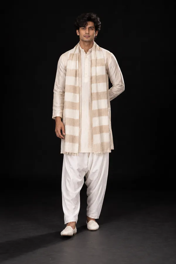 Beige_Check_Kurta_Set_With_Stole