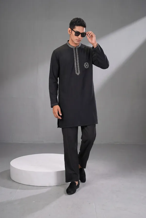 Black_Embroidered_Kurta_Set