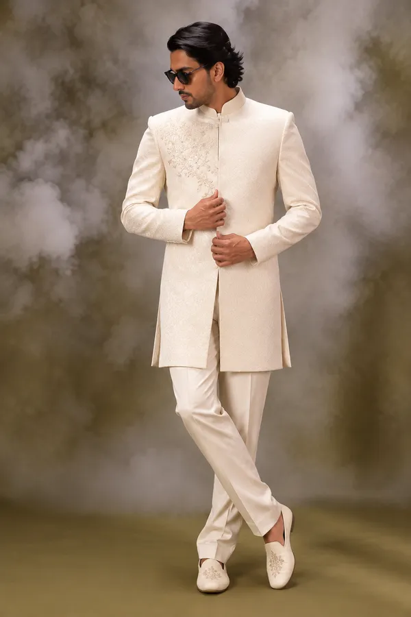 Elegant_Ivory_Embroidered_Indo_Western_Set