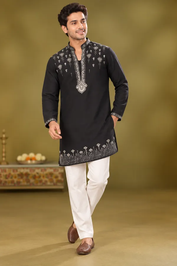 Black_Silver_Embroidered_Festive_Kurta_Set