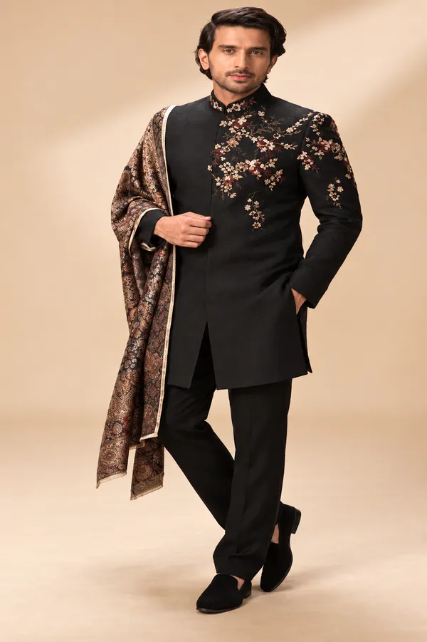 Black_Floral_Embroidered_Indo_Western_Set