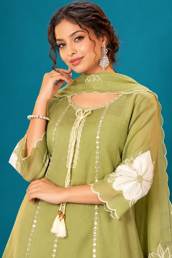 Elegant_Sage_Green_Embroidered_Kurta_Set_Sage_Green