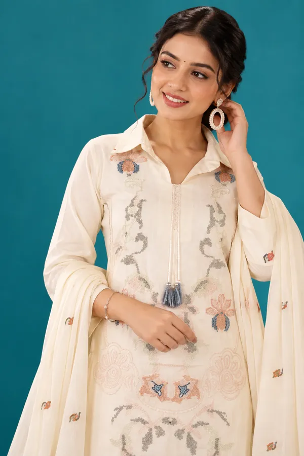 Elegant_Ivory_Embroidered_Kurta_Set_White
