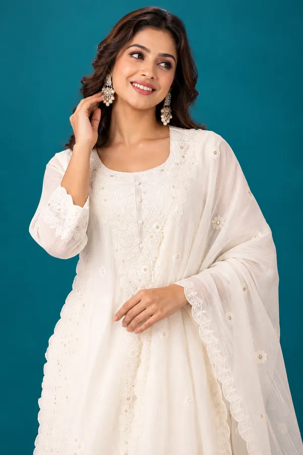 Elegant_Ivory_Embroidered_Kurta_Set_White