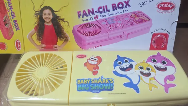 Yellow_Baby_Shark_Pencil_Box_With_Built-In_Fan