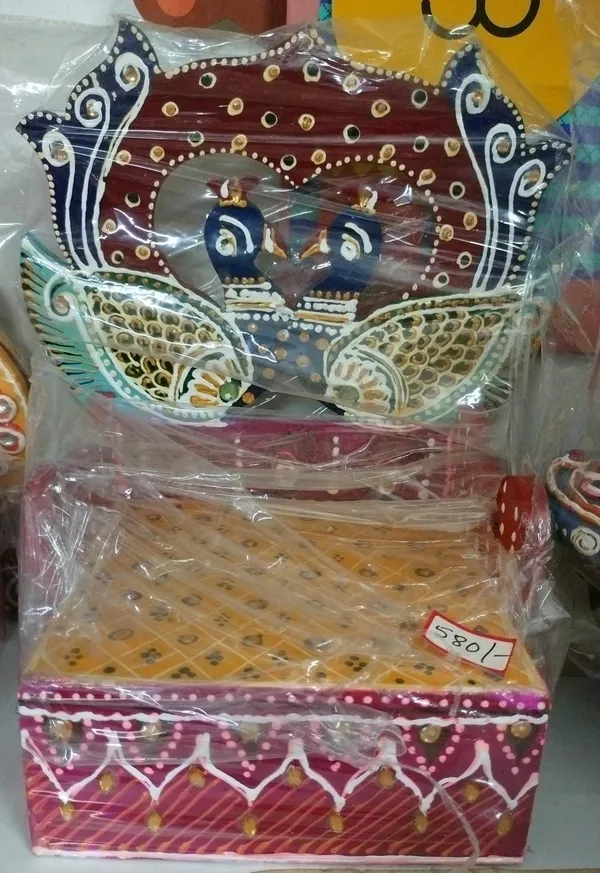 Wooden_Hand_Painted_Peacock_Decorative_Storage_Box