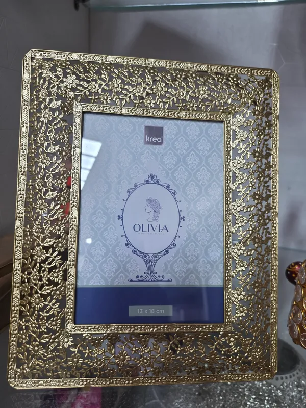 Gold-Tone_Traditional_Floral_Photo_Frame_13_X_18_Cm