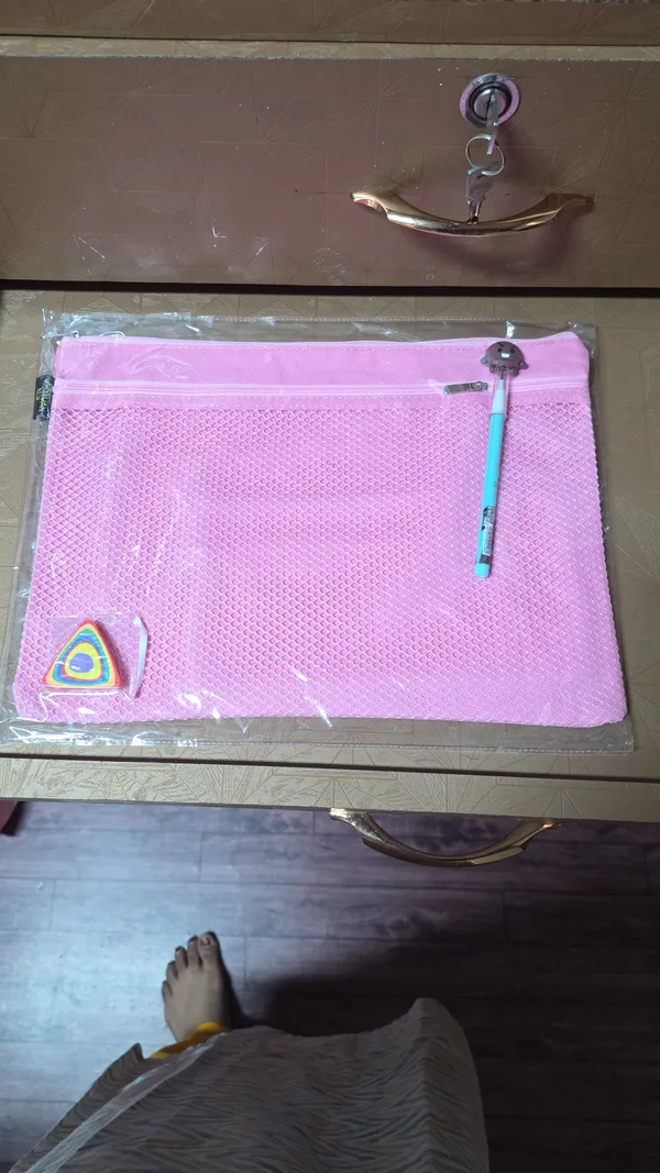 Pink_Mesh_Zippered_Stationery_Pouch