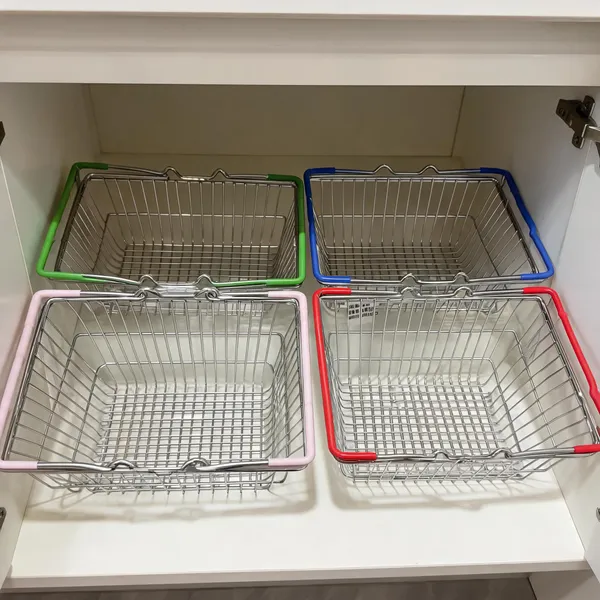 Stainless_Steel_Wire_Storage_Basket_With_Coloured_Rim_Set_Of_4