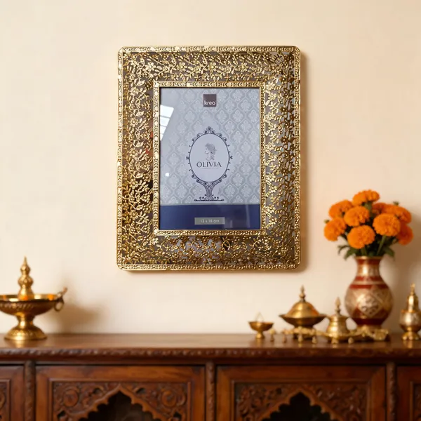 Metal_Gold-Tone_Traditional_Floral_Photo_Frame_13X18Cm
